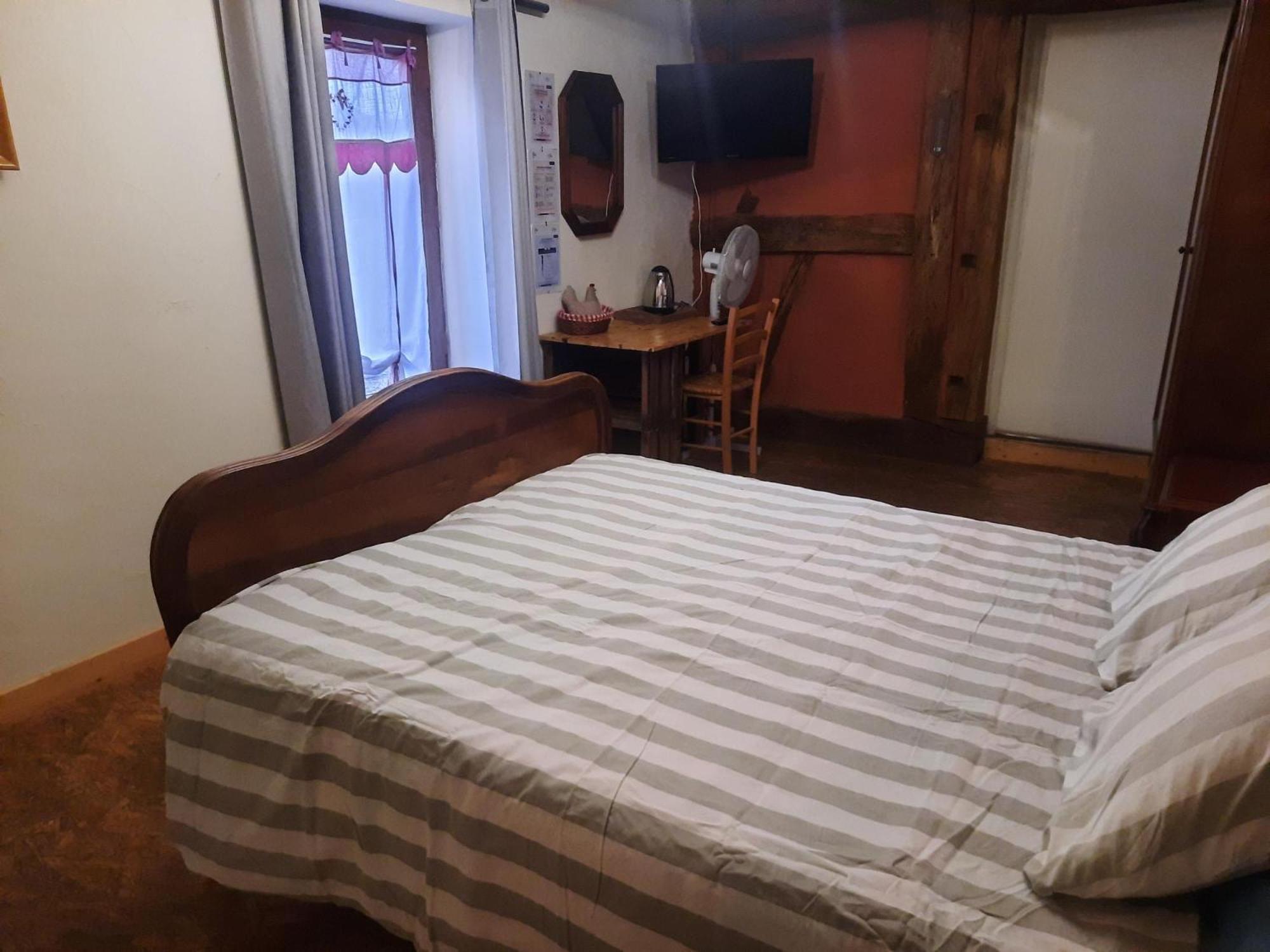 A La Poularde B&B Curciat-Dongalon 部屋 写真